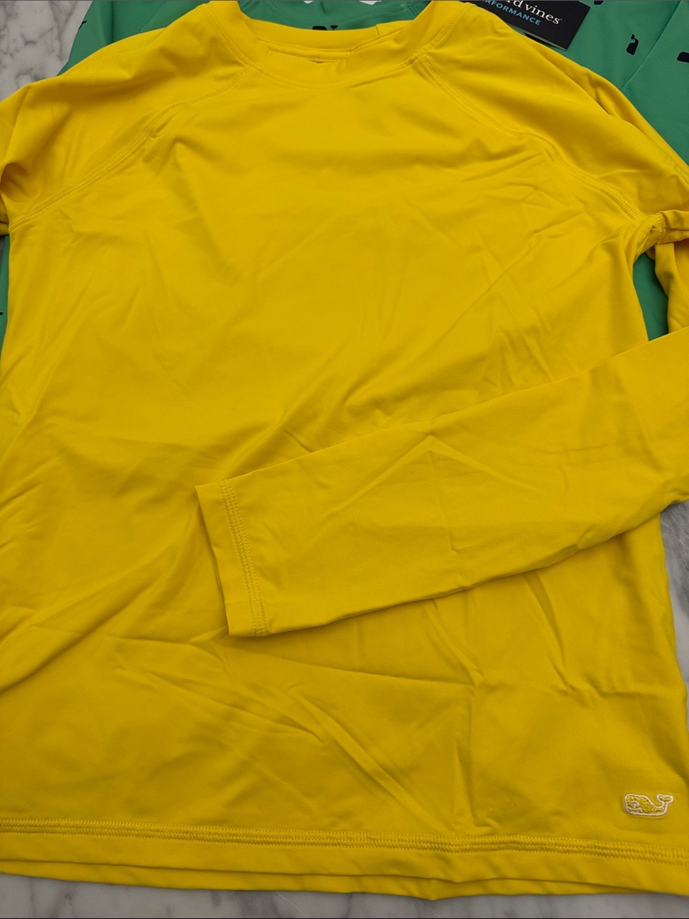 NWOT VINEYARD Vines Rashguard. Size medium - 12-14